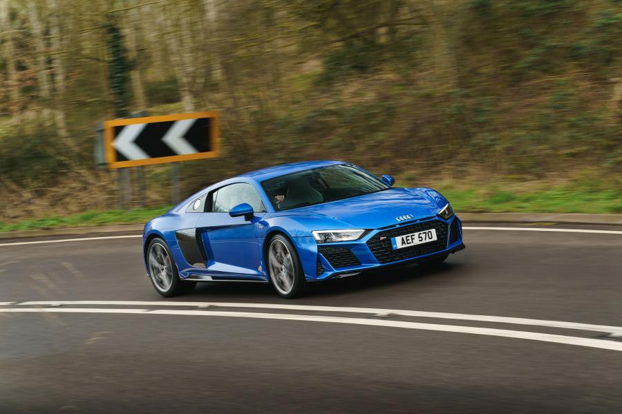  Audi R8 V10 2019 года  (UK) (фото 24 из 79)